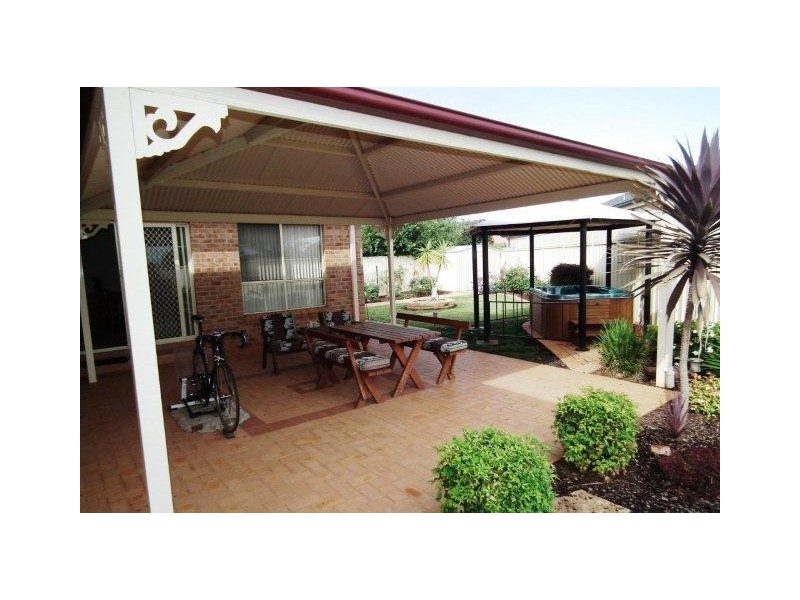 14 Ballestrin Street, Griffith NSW 2680