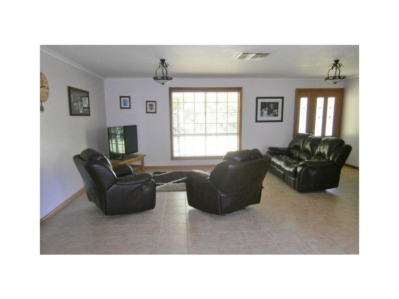 100-104 Cowper Street, Hillston NSW 2675