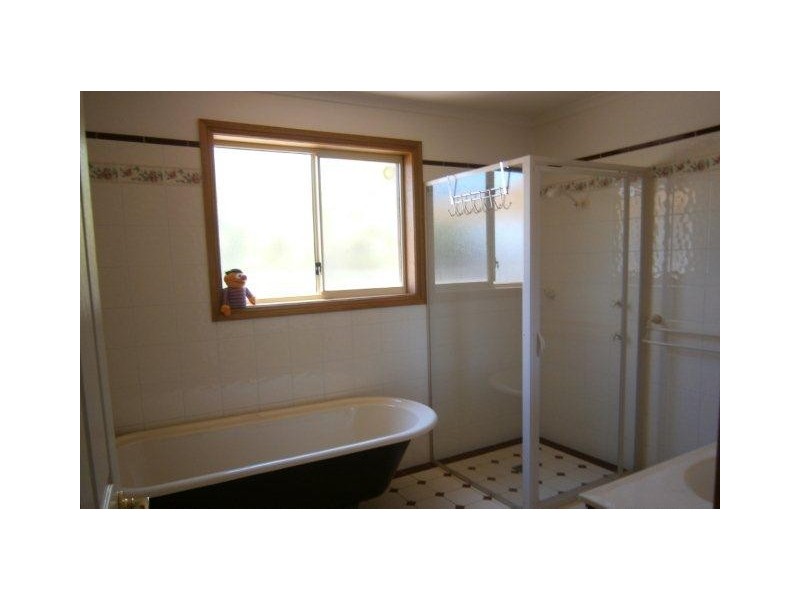 100-104 Cowper Street, Hillston NSW 2675