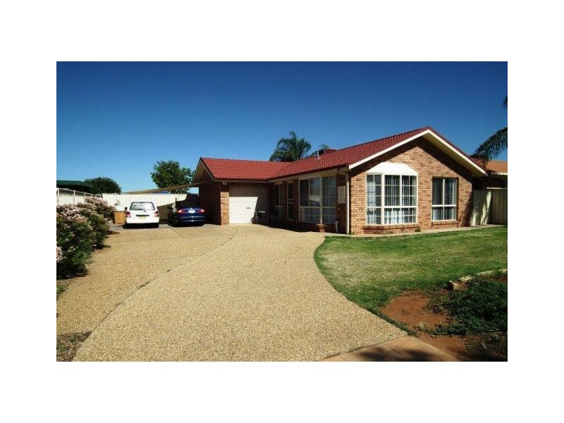 2 Homestead Court, Griffith NSW 2680