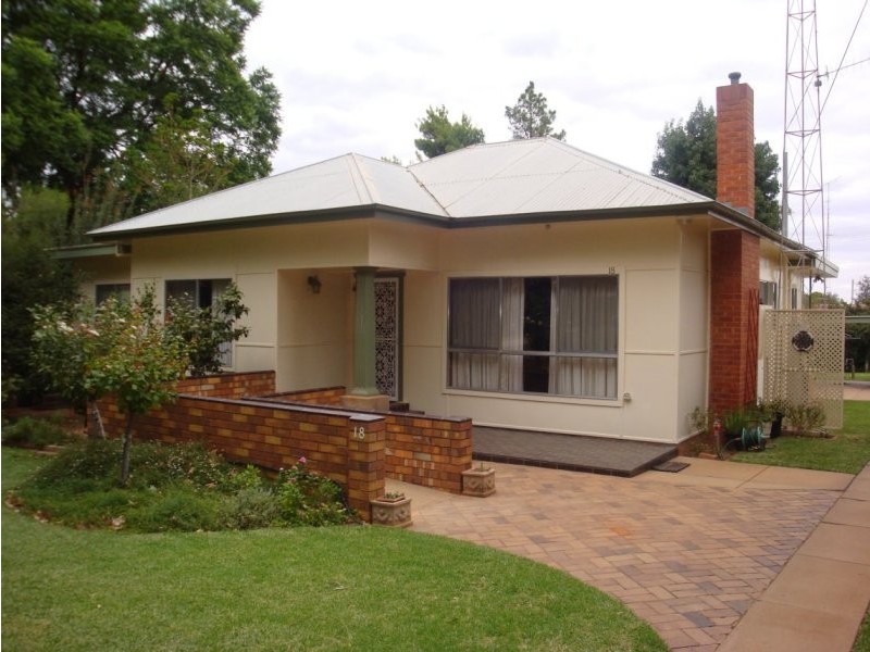 18 Nyora Street, Griffith NSW 2680