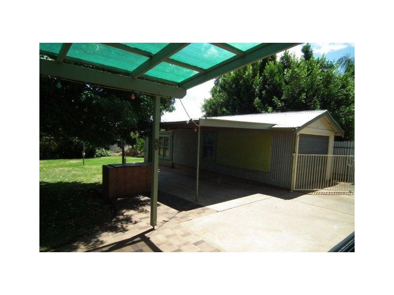 18 Nyora Street, Griffith NSW 2680