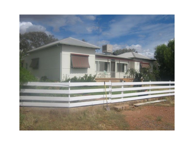 . “Gum Creek”, Lake Cargelligo NSW 2672