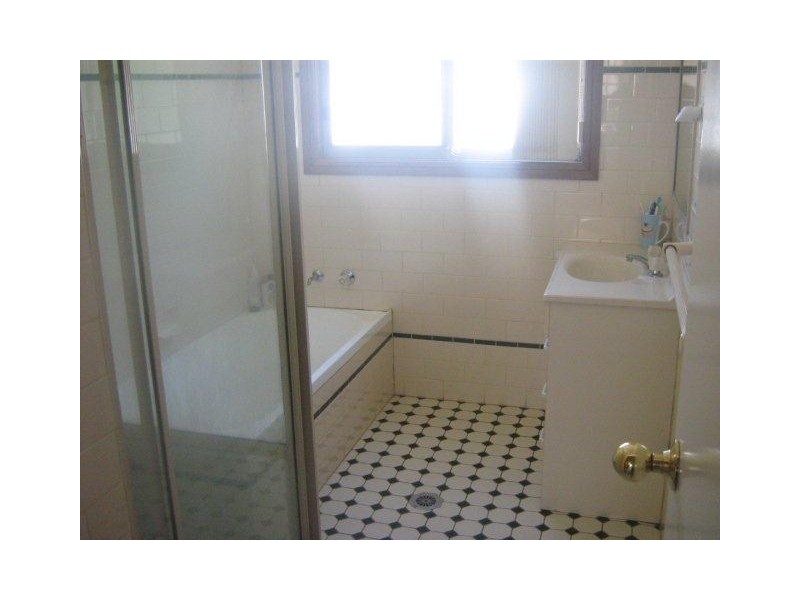 5 Moore Street, Hillston NSW 2675