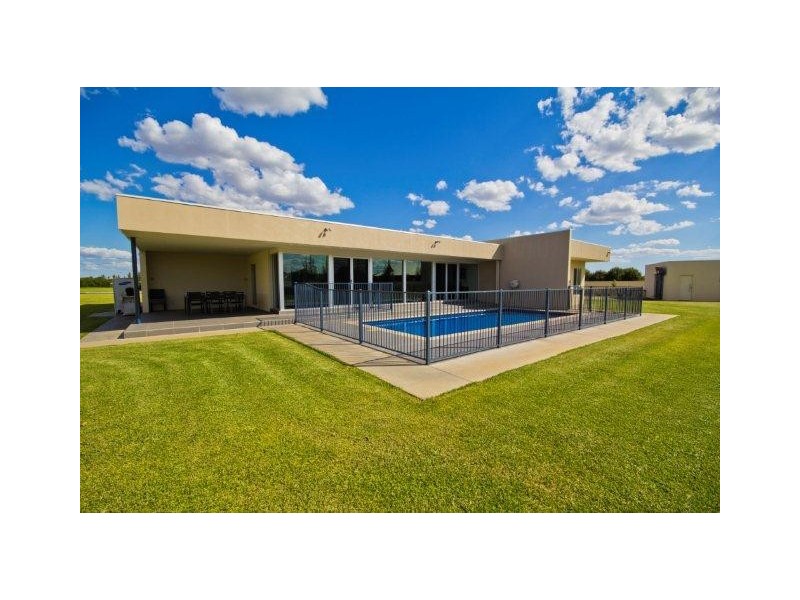 2 Zappacosta Crescent, Yoogali NSW 2680