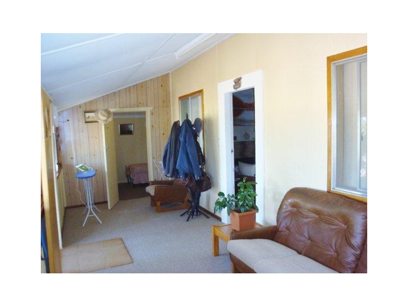 5 Suburb Street, Rankins Springs NSW 2669