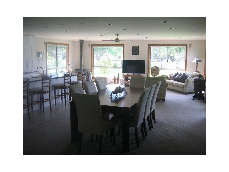 66 Burns Street, Hillston NSW 2675