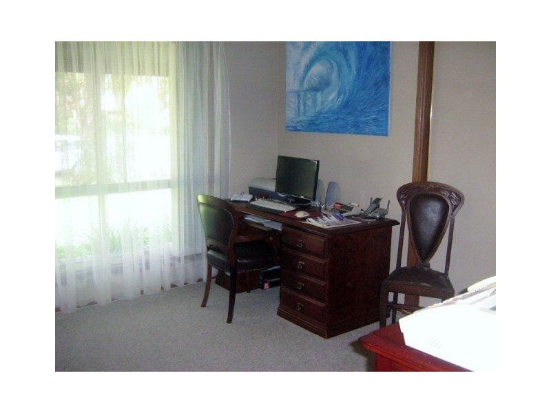 66 Burns Street, Hillston NSW 2675