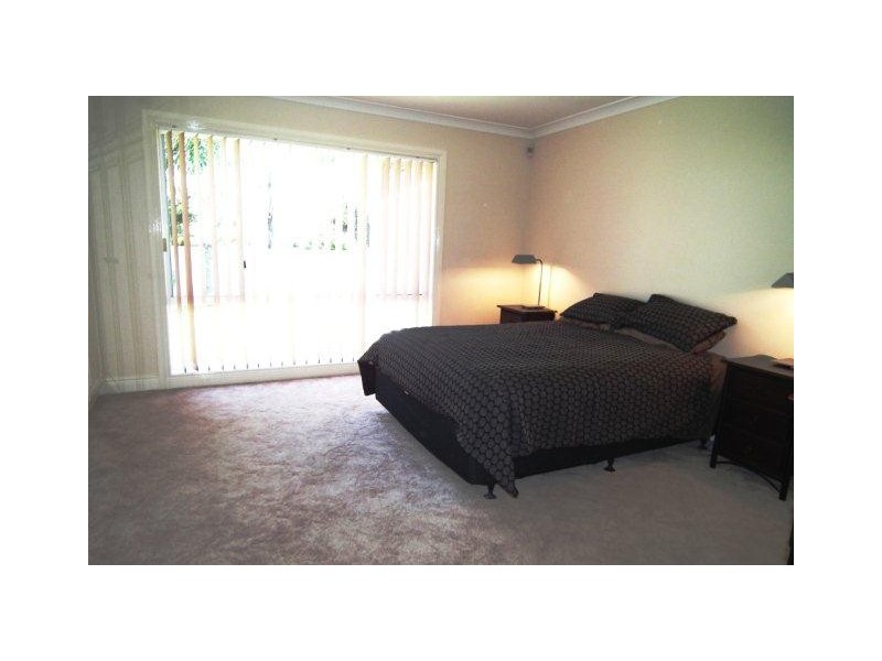4 Fawey Place, Griffith NSW 2680