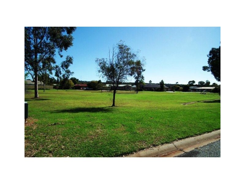 4 Fawey Place, Griffith NSW 2680