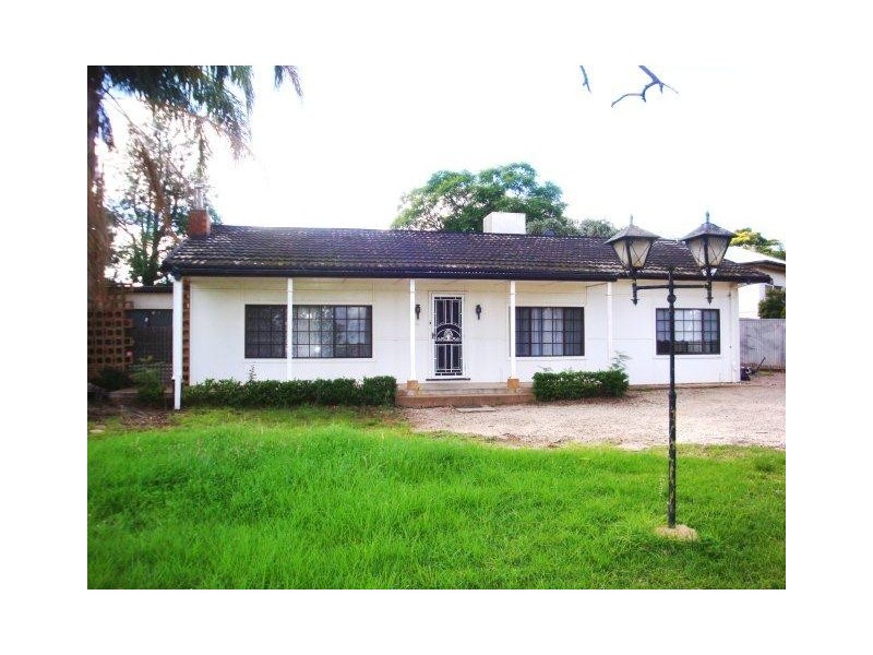 39 Gordon Avenue, Griffith NSW 2680