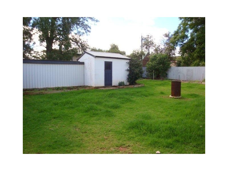 39 Gordon Avenue, Griffith NSW 2680