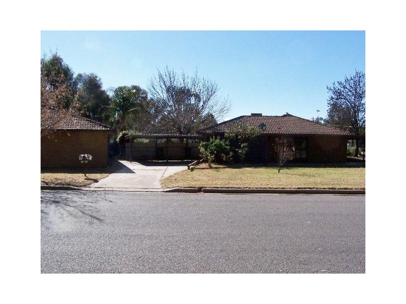 28 Bellbird Street, Coleambally NSW 2707