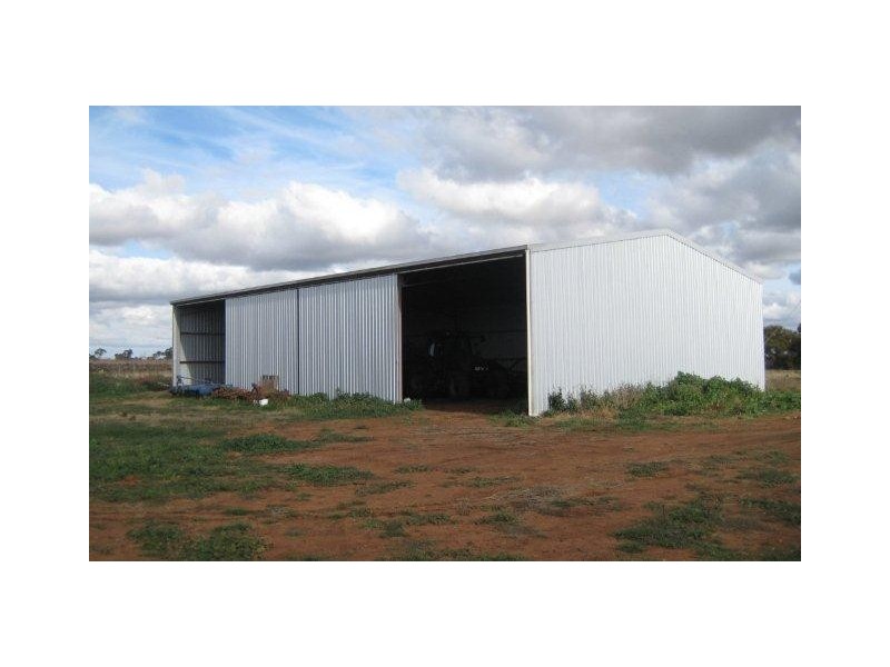 Farms 2715 and 2716, Yenda NSW 2681