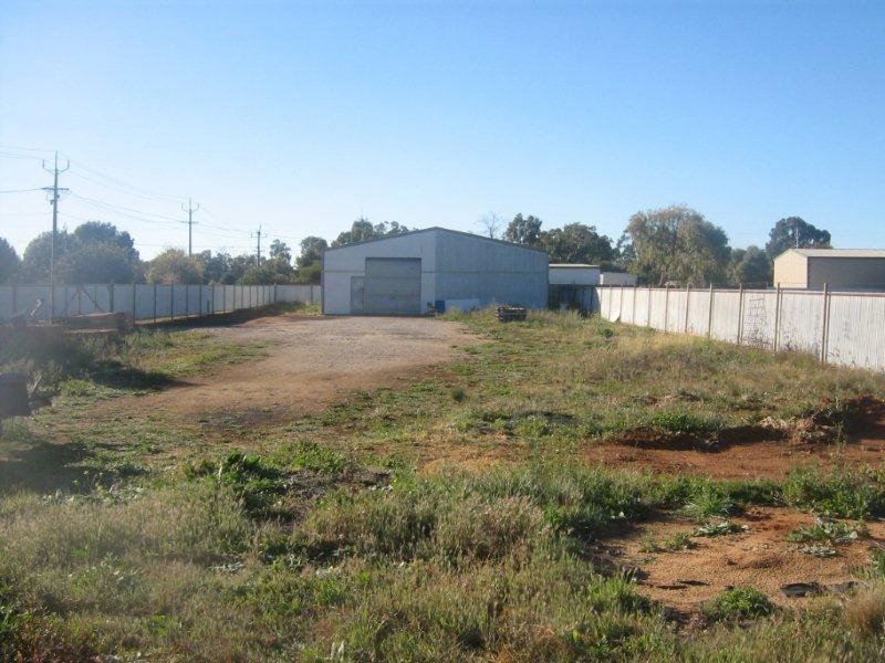 30 Collins Street, Hillston NSW 2675