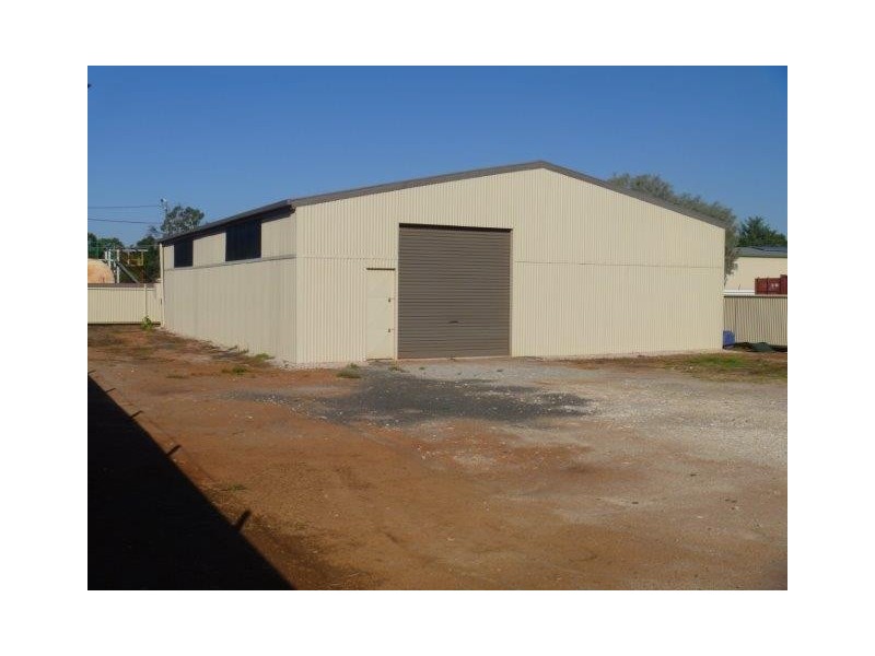 30 Collins Street, Hillston NSW 2675