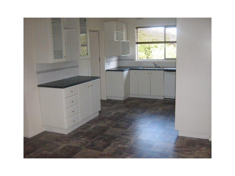 28 Burns Street, Hillston NSW 2675