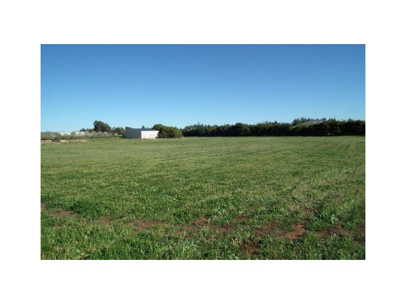 14 Bishop Road, Yoogali NSW 2680