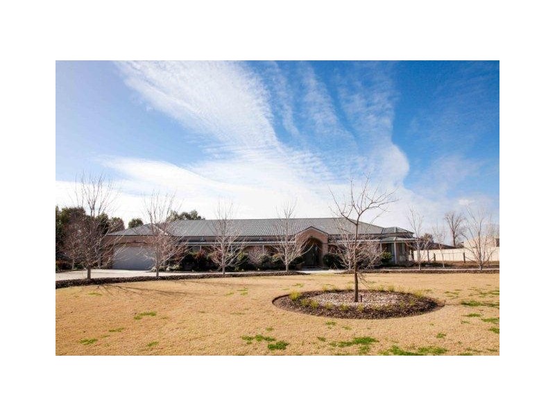 4 Melville Crescent, Yoogali NSW 2680