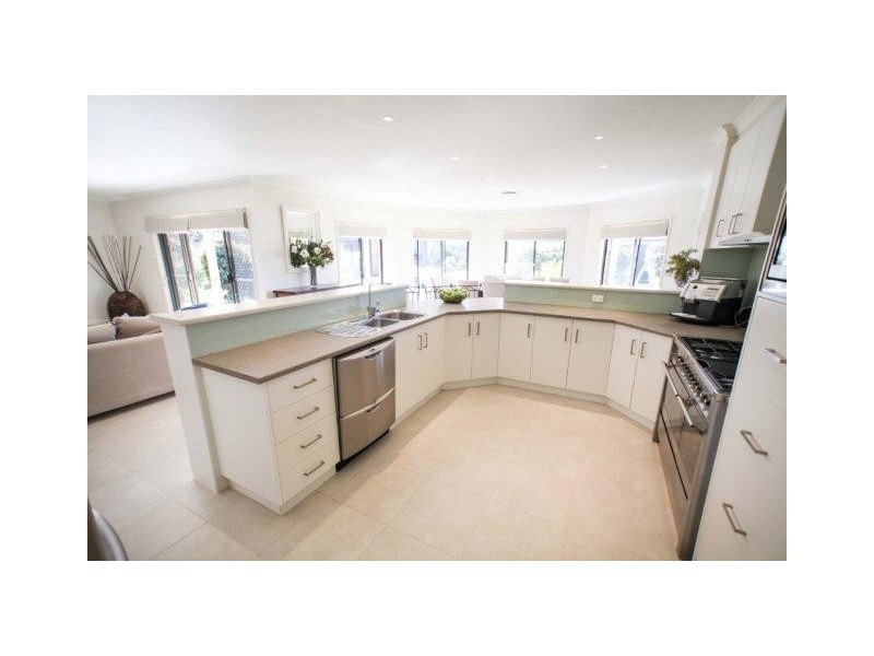 4 Melville Crescent, Yoogali NSW 2680