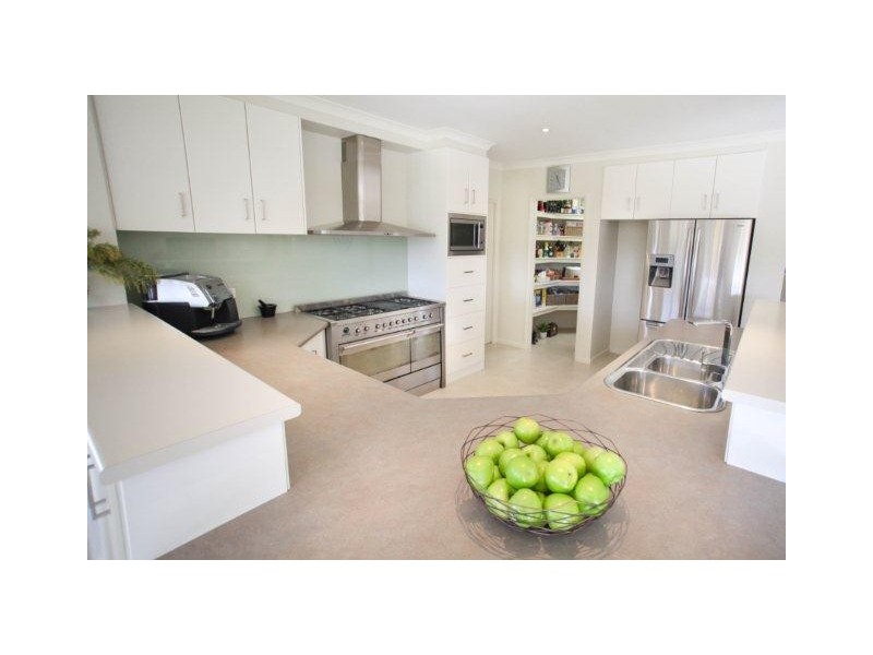 4 Melville Crescent, Yoogali NSW 2680