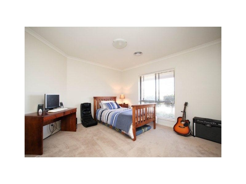 4 Melville Crescent, Yoogali NSW 2680