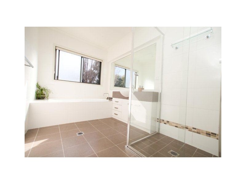 4 Melville Crescent, Yoogali NSW 2680