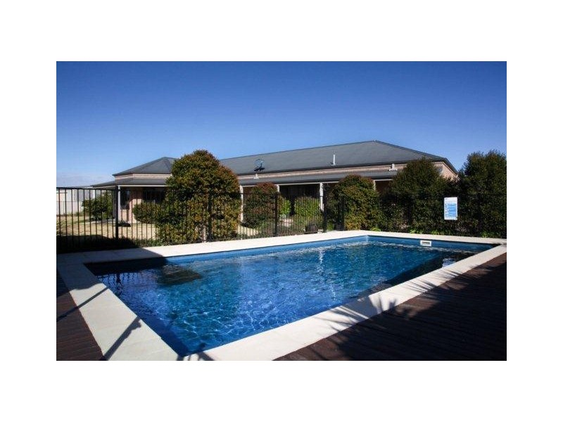 4 Melville Crescent, Yoogali NSW 2680