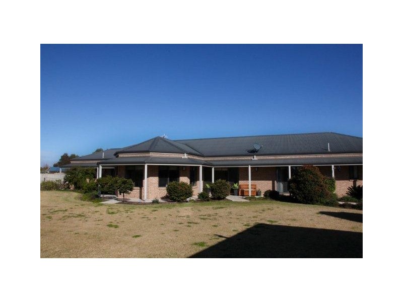 4 Melville Crescent, Yoogali NSW 2680