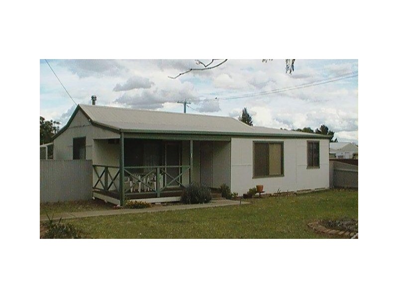 1 Lowan Street, Goolgowi NSW 2652