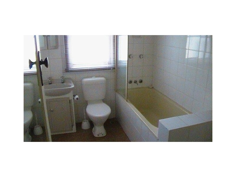 1 Lowan Street, Goolgowi NSW 2652