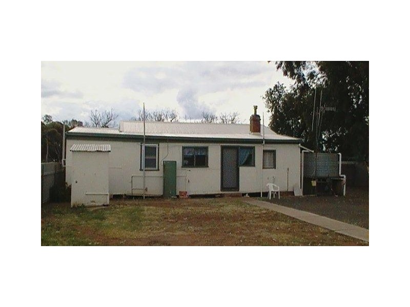 1 Lowan Street, Goolgowi NSW 2652