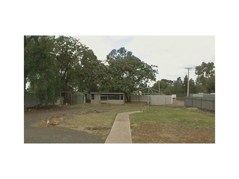 1 Lowan Street, Goolgowi NSW 2652