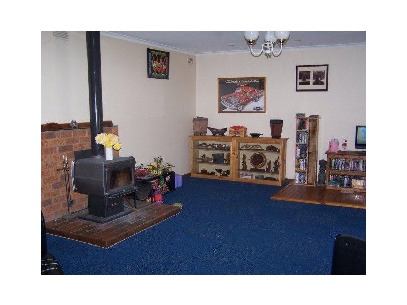 11 Willaroo Street, Coleambally NSW 2707