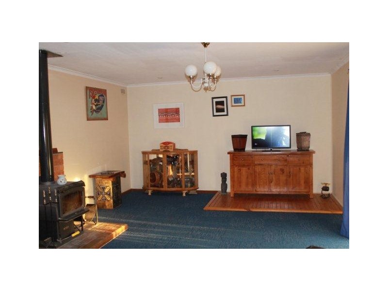 11 Willaroo Street, Coleambally NSW 2707