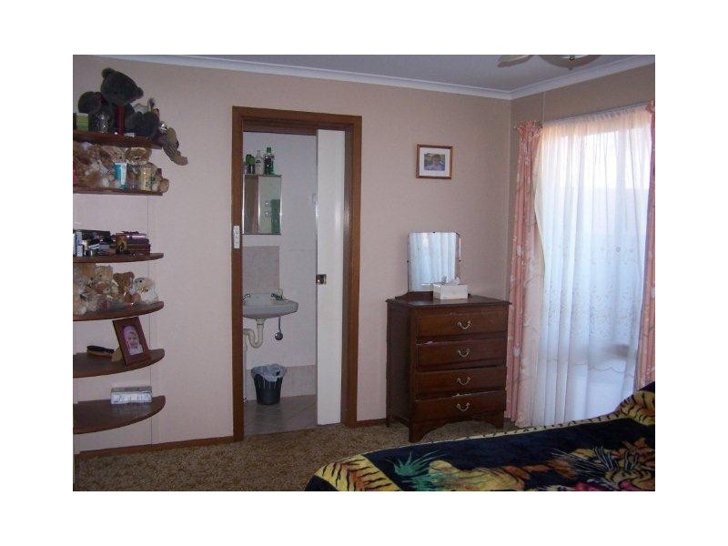 11 Willaroo Street, Coleambally NSW 2707