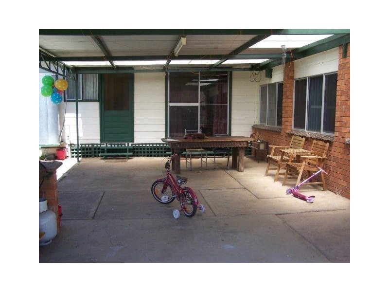 11 Willaroo Street, Coleambally NSW 2707