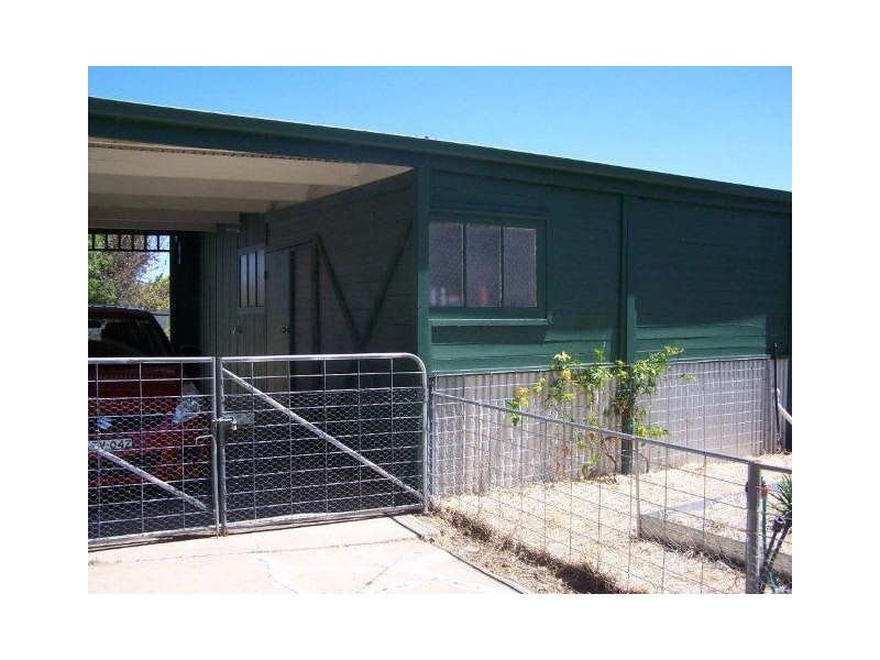 11 Willaroo Street, Coleambally NSW 2707