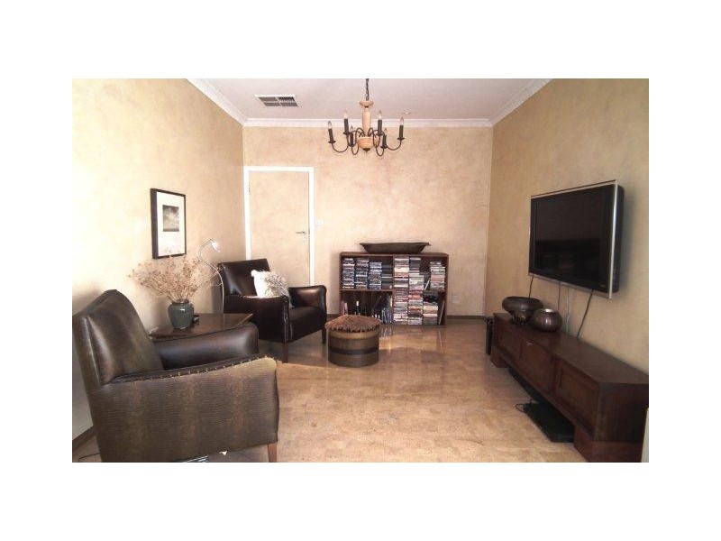 41 Langley Crescent, Griffith NSW 2680