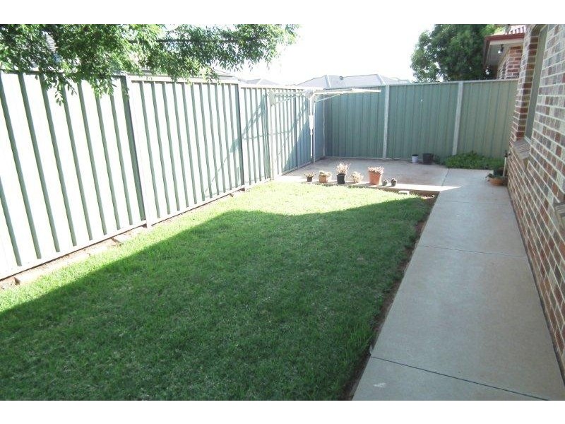 18A and 18B Robrick Close, Griffith NSW 2680