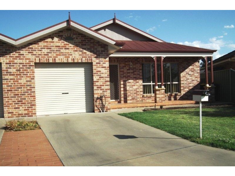 18A and 18B Robrick Close, Griffith NSW 2680