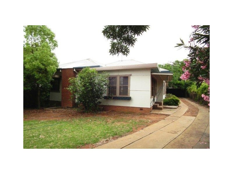 30 The Circle, Griffith NSW 2680