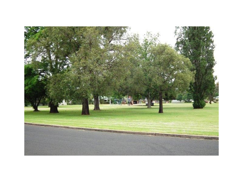 30 The Circle, Griffith NSW 2680