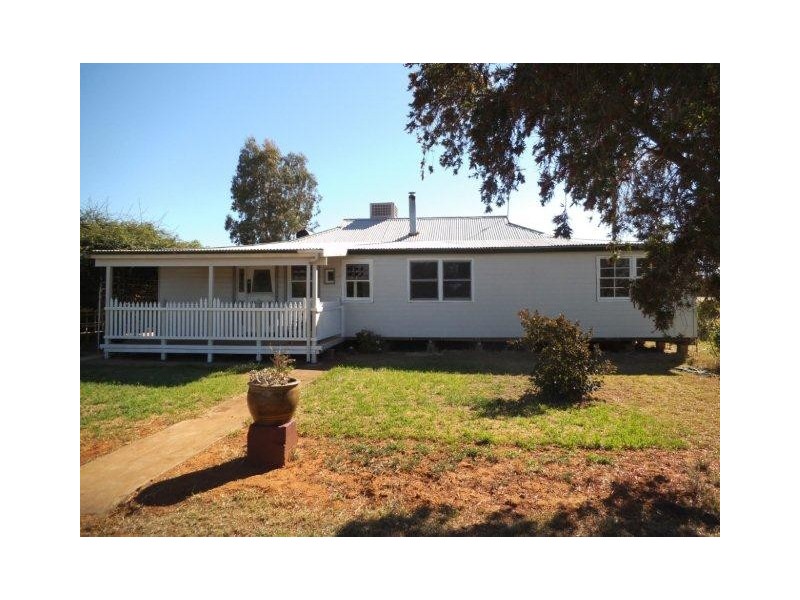 “Longwood” Mena Road, Rankins Springs NSW 2669