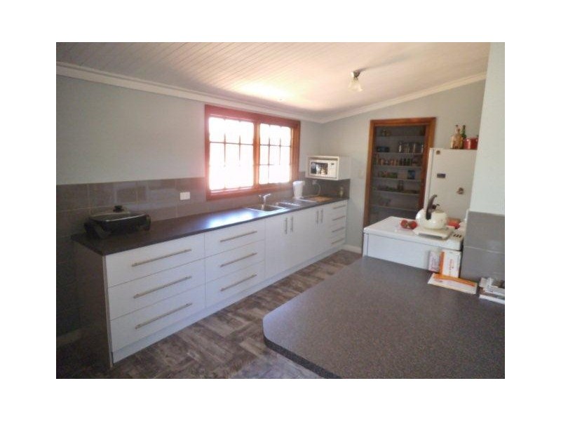 “Longwood” Mena Road, Rankins Springs NSW 2669