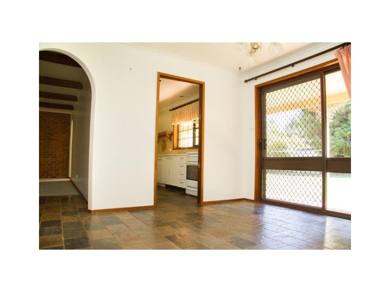 10 Robertson Street, Griffith NSW 2680