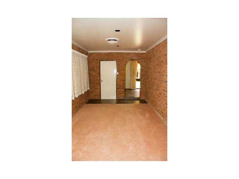 10 Robertson Street, Griffith NSW 2680