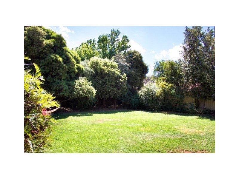 10 Robertson Street, Griffith NSW 2680