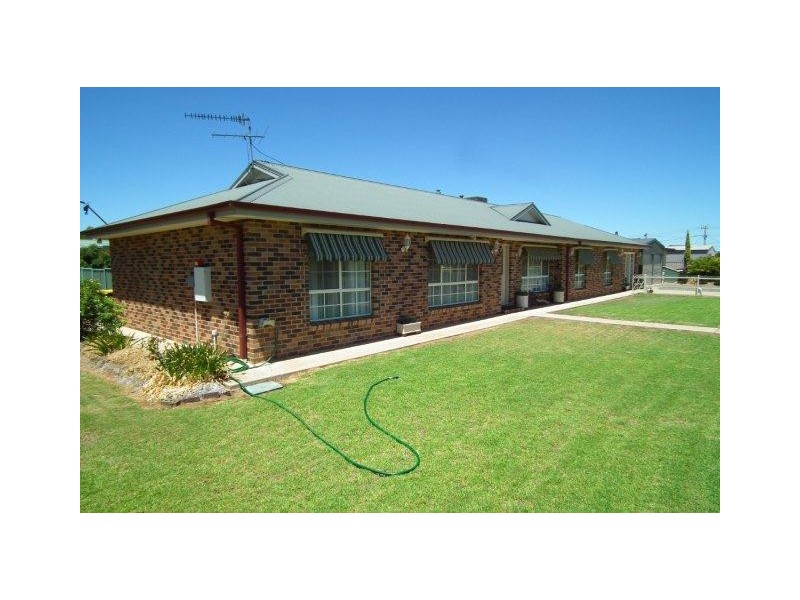 20 Chant Street, Darlington Point NSW 2706