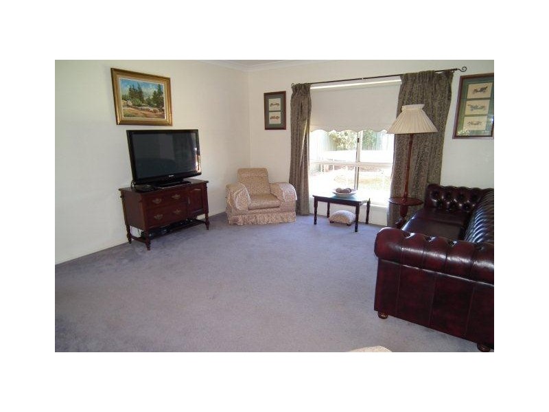 20 Chant Street, Darlington Point NSW 2706